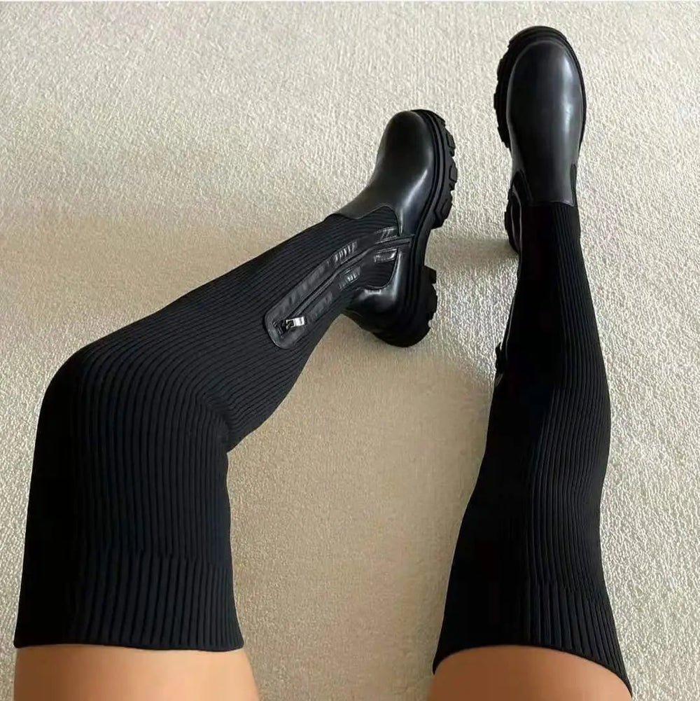 Elegantni pleteni ženski škornji čez kolena